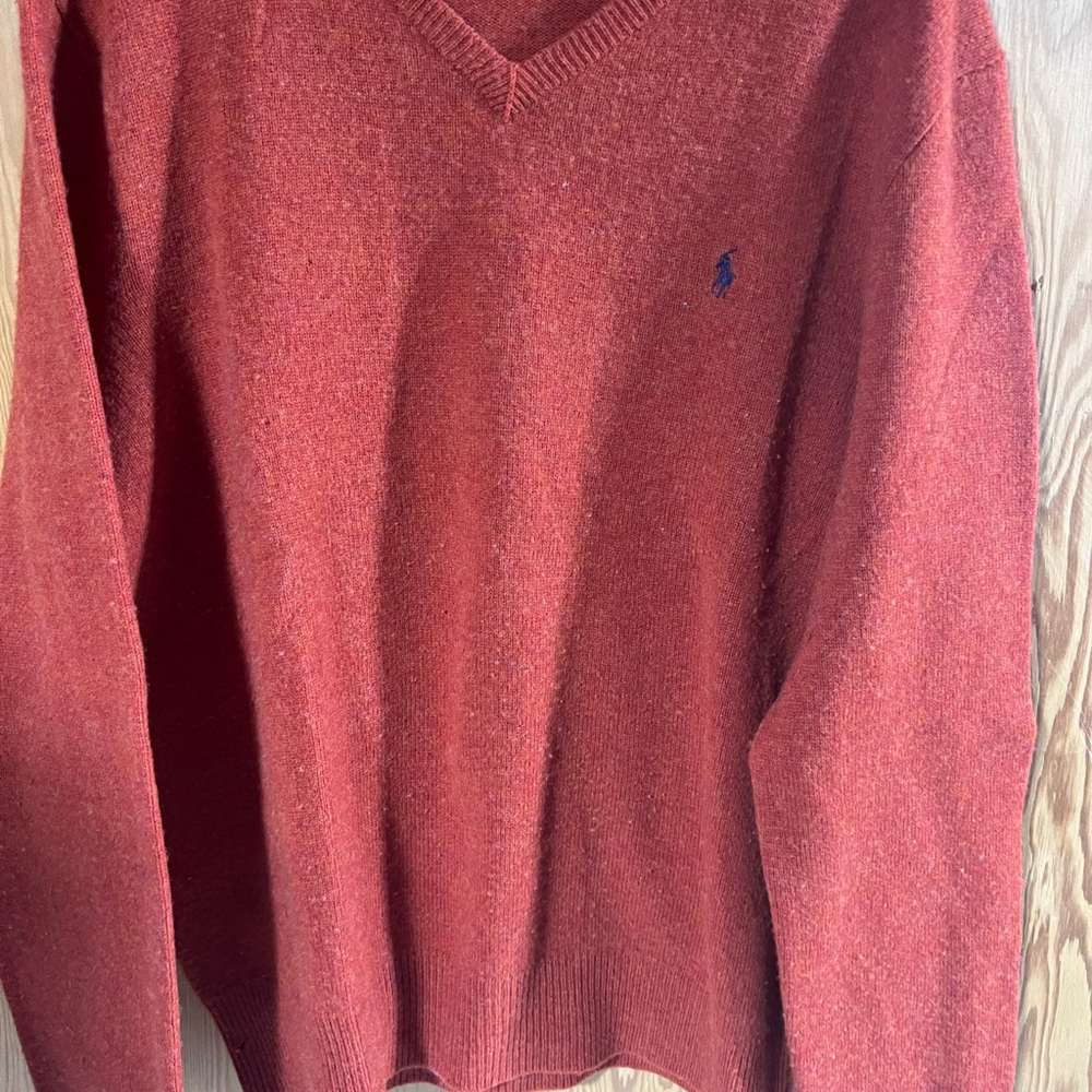 Ralph Lauren Men’s XL Orange 100% Lambs Wool V-neck Sweater With Blue Pony Logo.